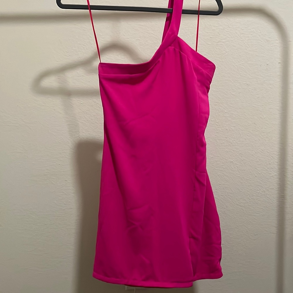 One shoulder pink dress